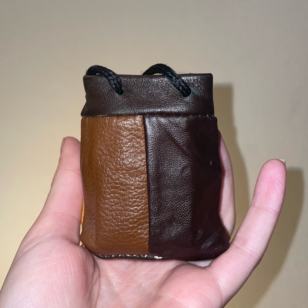 Handmade leather pouch - Picture 3 of 8